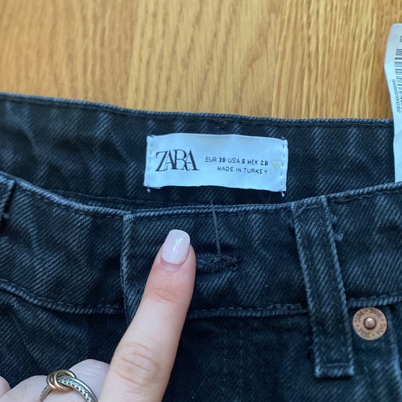 Zara High Rise Ripped Jeans - Picture 2 of 2